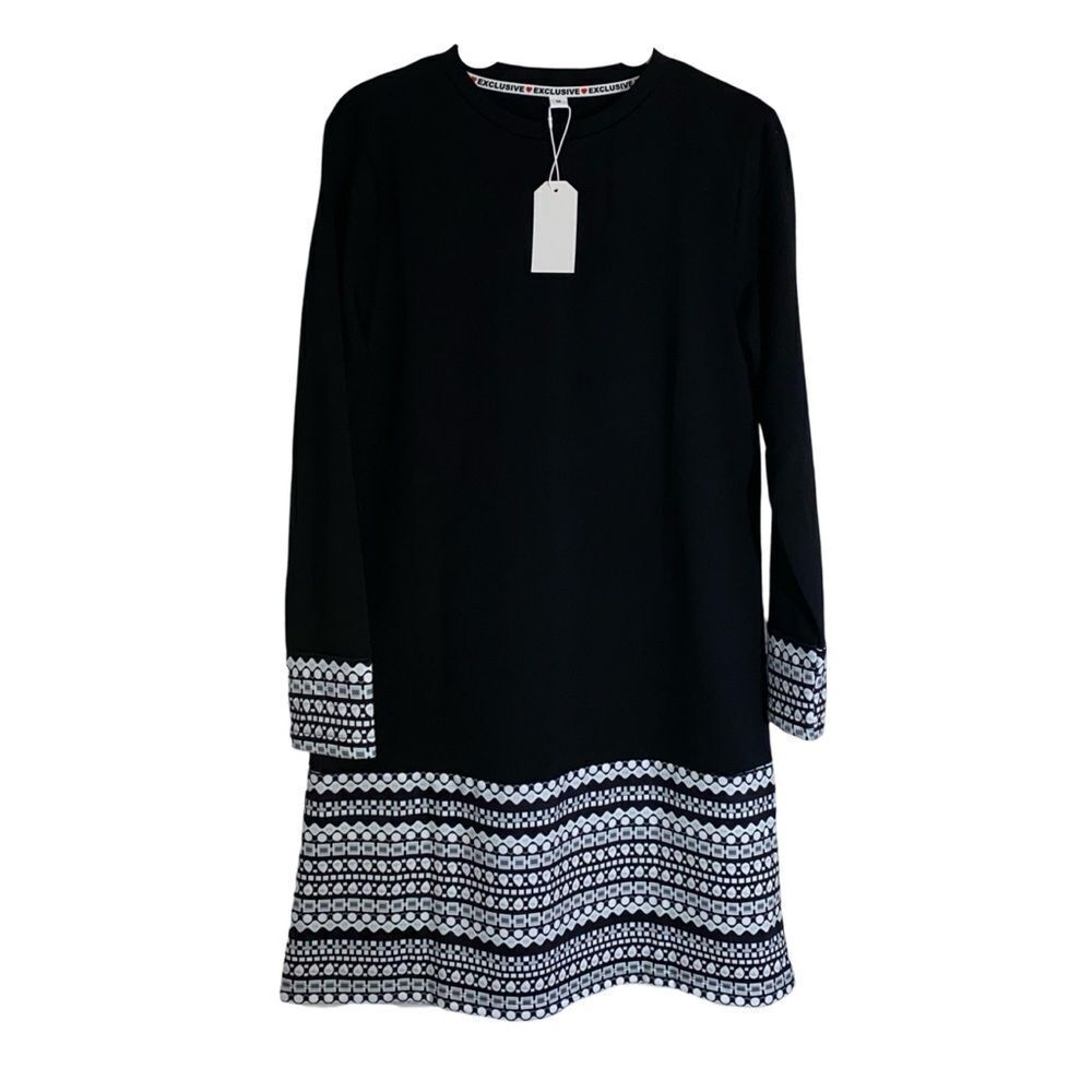 Exclusive Black and White Geometric Shift Dress Medium
